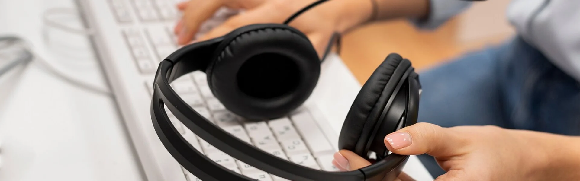 https://it.fushanpaper.com/wp-content/uploads/2025/09/contact_banner_bg.webp